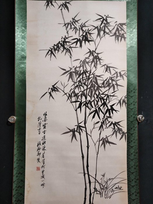編號CJ94 三尺純手繪中堂鄭板橋竹子一物一圖，實物拍攝材質:宣紙裝裱尺