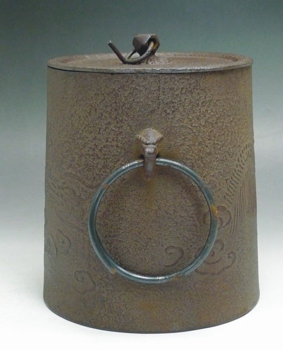 Ｓ２７７　茶釜　『釜師　佐藤浄清作』『雲龍釜』『環付』　鉄製　共箱　茶道具 松果坊】日本茶道具釜師『佐藤淨清』作雲龍釜釣釜/筒釜共箱無補