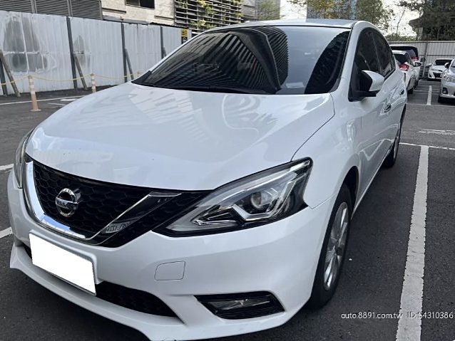 Nissan Tiida 5D 2019年 跑8萬公里 1600cc 旗艦版