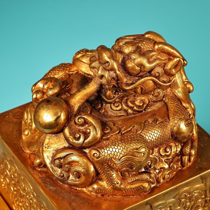 中国古美術『旧蔵 純銅鍍銀 龍亀印章』高浮彫鏨刻 古銅器 置物 擺件 時代物 珍品舊藏收純銅高浮雕鏨刻雕刻鎏金龍印章玉璽工藝精湛款式精美重17公斤