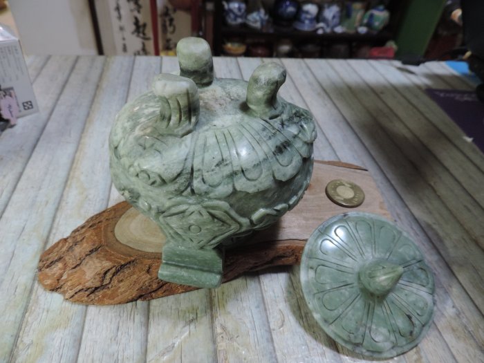 香炉　清時代　天然玉香炉　精巧な彫刻　紫檀台 BL1--3 珍品 ミニチュア 銀香炉に蒔絵入り紫檀香炉台 | 古美術ささき
