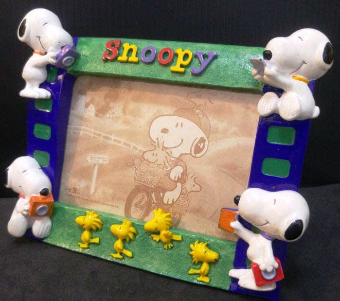 龍廬-自藏二手出清~波麗彩繪製品-早期 SNOOPY 史努比造型相框/3.5"X5"照片相框擺設/只有一組