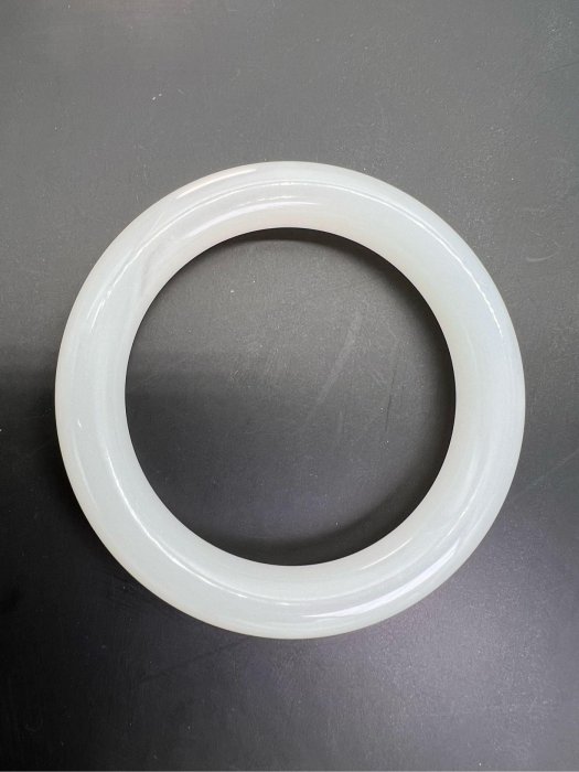 獻給媽媽的愛:新疆羊脂玉白玉手鐲,凝聚歲月溫柔的珍貴心意