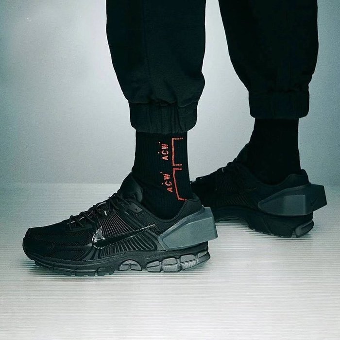 a cold wall nike vomero on feet