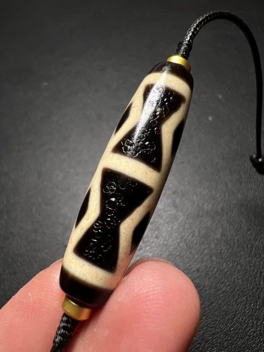 推薦收藏臺灣精品金剛杵六眼天珠，瑪瑙精工細作尺寸mm，蘋果原相機高清