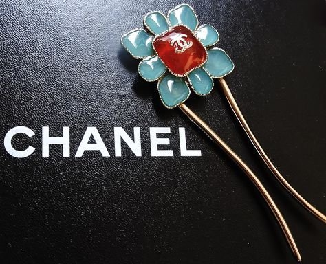 LOVE STORY _先施VINTAGE花園 ✿*ﾟ CHANEL 16C 湖水綠花 髮飾