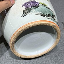 國民時期淺降彩「桃園夜宴」雙銜環瑞獸耳賞瓶，尺寸巨大畫工精湛，高度