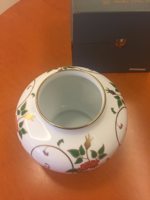 日本製OKURA 大倉陶園紅玫瑰圖柄花瓶（絕版品/特價品） | Yahoo拍賣