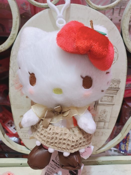 ♥小公主日本精品♥Hello Kitty 限定 洋裝 變裝造型布偶 玩偶 擺飾 娃娃 吊飾 掛飾50151806
