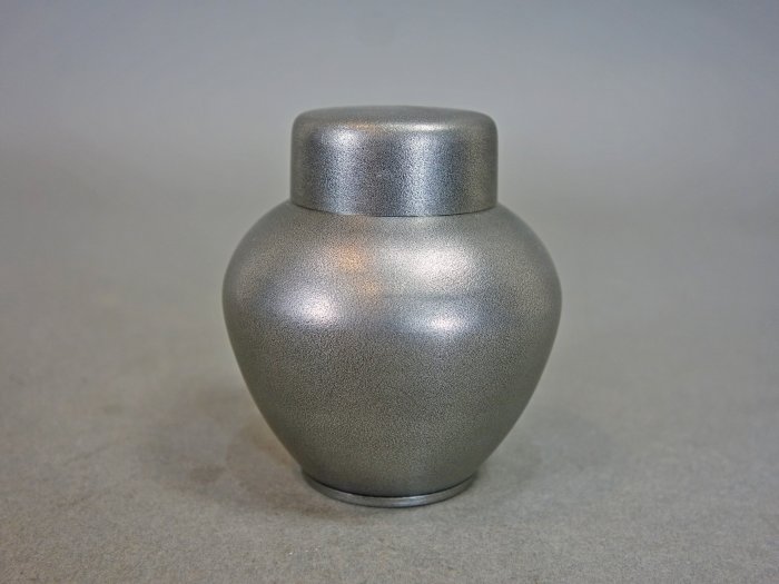 美品 錫製 茶壶 茶入 本錫 乾茂號造 共箱 Yahoo!オークション -「乾茂號造」の落札相場・落札価格