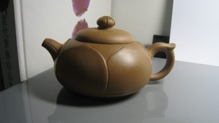 早期1986宜興手工紫砂壺‧台灣實名認證賣家．工藝師‧陳勤仙‧ 段泥小荷花