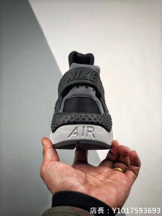Nike Air Huarache 華萊士黑灰漸變3M 變色龍武士慢跑鞋男鞋704830-007