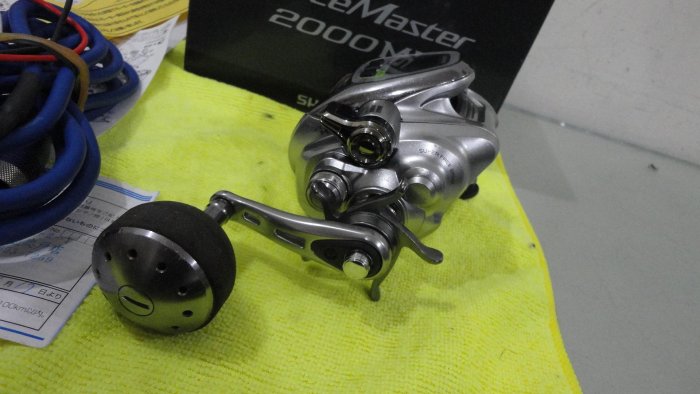盒裝，日本製SHIMANO FORCE MASTER 2000 MK 電動捲線器，原廠標示最大