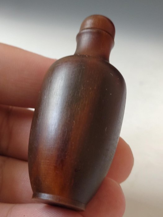 鼻煙壺 二色被せ（多色套料）獅子 6430.紫砂堆泥山水鼻煙壺- 藝珍藝術