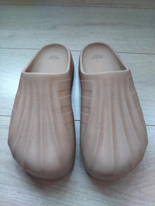 adidas adifoam 厚底恢復拖鞋 淺咖啡，一元起標