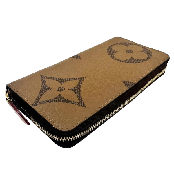 【二手名牌BRAND OFF】LOUIS VUITTON 路易威登 棕色 PVC塗層帆布 Giant 拉鍊長夾 M67687 | LV路易威登 ...