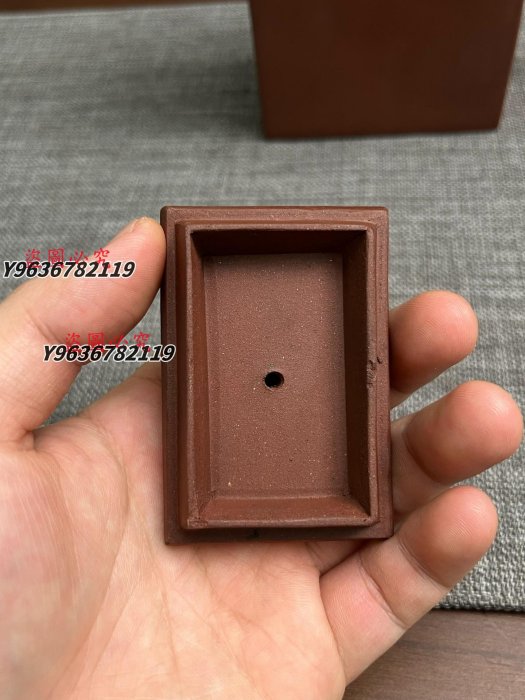 特惠、誠購可議價』民國戴玉屏制紫泥磚方壺底款：戴玉屏制清代名家老