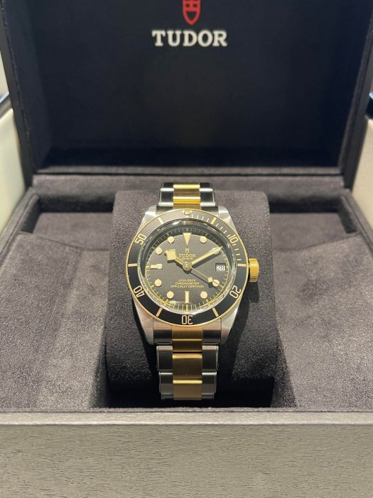 TUDOR  帝舵錶  BLACK BAY S&G 貝克漢廣告款 黑面半金潛水款 M79733N