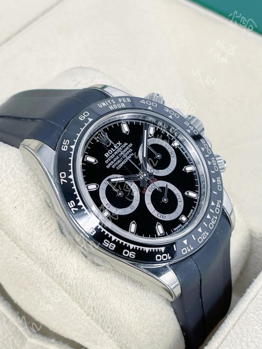 黒猫 2 Rolex Cosmograph Daytona 116500 Watch Review - WatchReviewBlog
