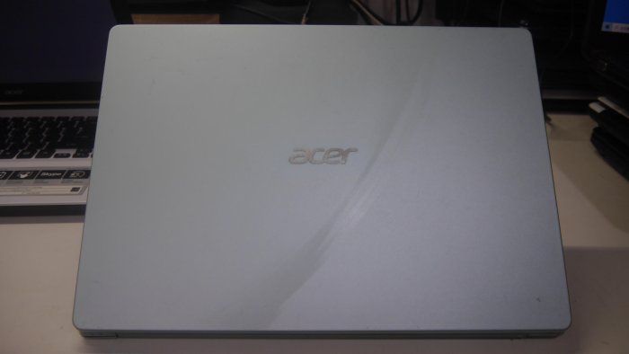Contour D'écran (bezel) Pour PC Portable Acer SF114-32 - Modèle N17W6 - Occasion Bon état