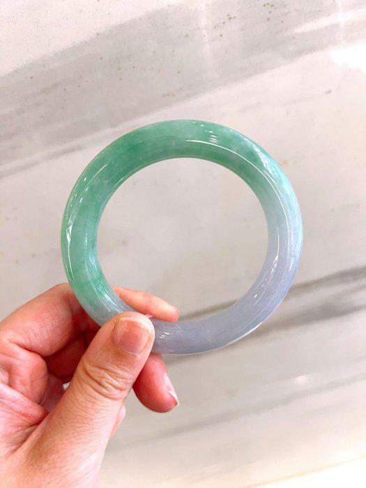 105931 大千典精品 秦老闆 流當品 天然翡翠手鐲 玉鐲 18.3圍 圓骨鐲 淡紫蘋果綠 春帶彩 禮物 送禮 美物推薦