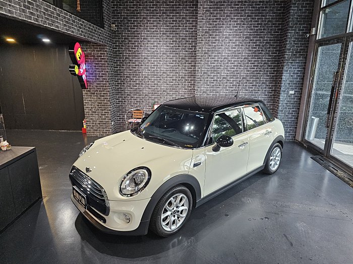 2015 MINI COOPER 1.5T 五門版 總代理 僅跑6萬 樂高汽車