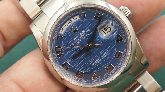 【全球最低價】特殊水波紋藍色面盤!ROLEX勞力士18K白金Daydate 118209盒單全美品( 18238 18239 118238 118239參考)