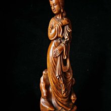 木雕黃楊木雕古裝仕女，高22寬7公分，重約248克，純手工打造，雕刻精細