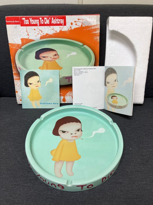 奈良美智Yoshitomo Nara Too young to die 2002 Ceramic ashtray