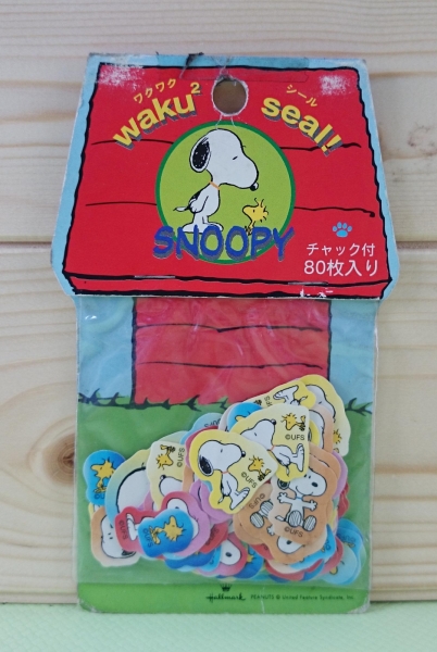 【震撼精品百貨】史奴比Peanuts Snoopy ~屋頂造型貼紙 SN&塔克 80入