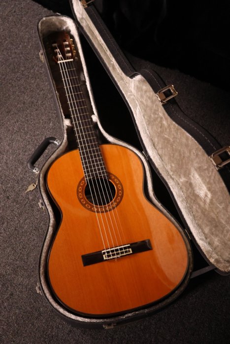 T.MATSUOKA LUTHIER M40 クラシックギター ケース鍵付き T.MATSUOKA LUTHIER M40 クラシックギター ケース鍵付き T MATSUOKA