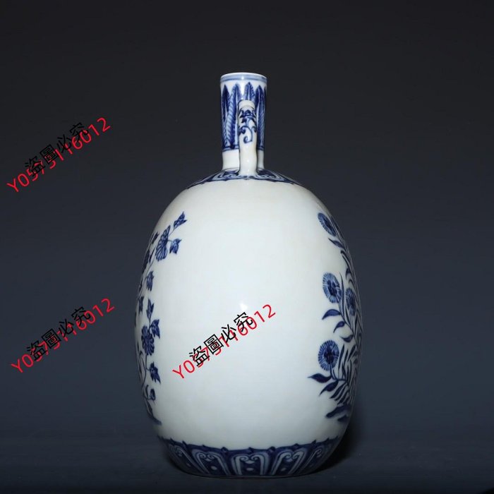 可議價舊藏明宣德青花花卉抱月瓶，高度26cm，口經3cm，肚經22cm，底經