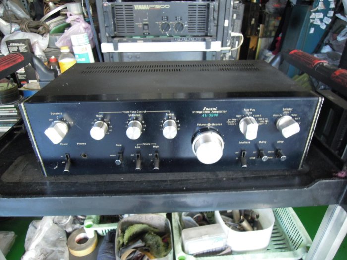 早期 SANSUI AU5900 綜合擴大機