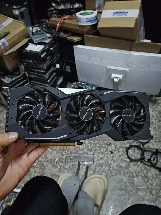 技嘉RTX2060S壞卡維修料板 開機不顯示 顯示卡故障零件移植 會修的朋友來