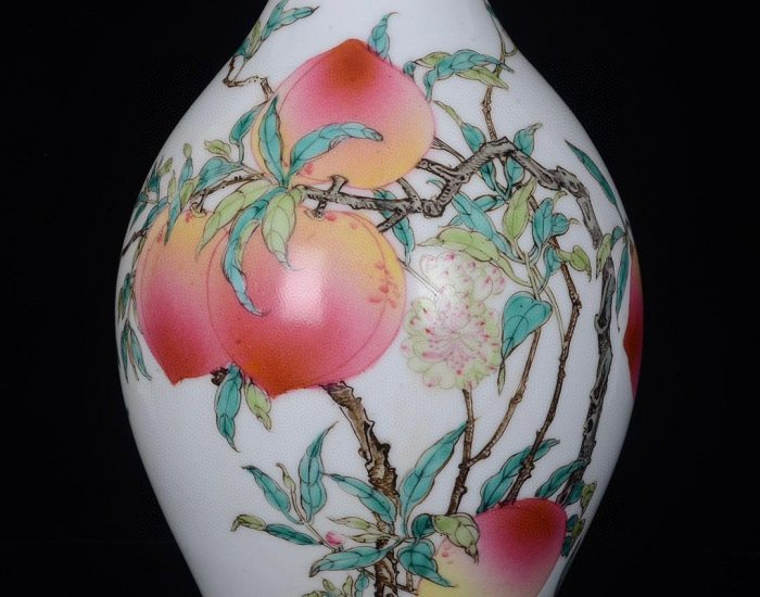 清雍正粉彩寿桃紋橄欖瓶 景徳鎮 陶磁器 装飾品 現代工芸品 美術品 置物 清雍正粉彩寿桃紋橄欖瓶 景徳鎮 陶磁器 装飾品 現代工芸品 美術