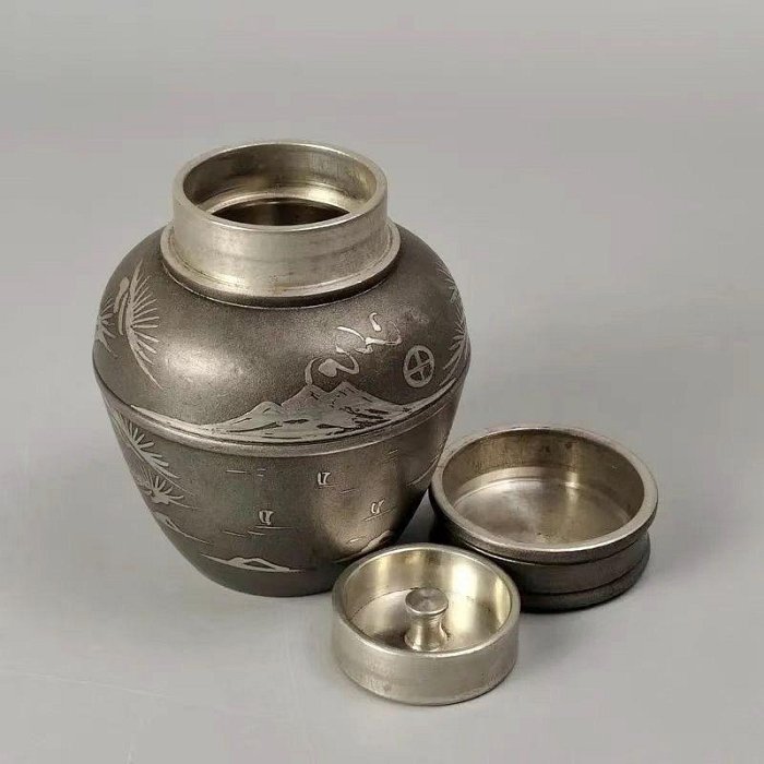 『古益会』重量2335g【藏六居造】錫制 茶葉罐 茶筒 茶入 茶道具 錫 古益会』重量2335g【藏六居造】錫制 茶葉罐 茶筒 茶入 茶道具 錫