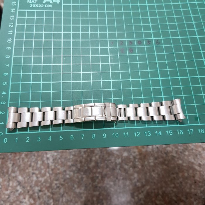 水鬼錶帶 ＜實心＞20mm 不銹鋼＜一體錶耳＞鱷魚牌 Crocodile 通用 水鬼錶 三眼錶 lm gs ks G03