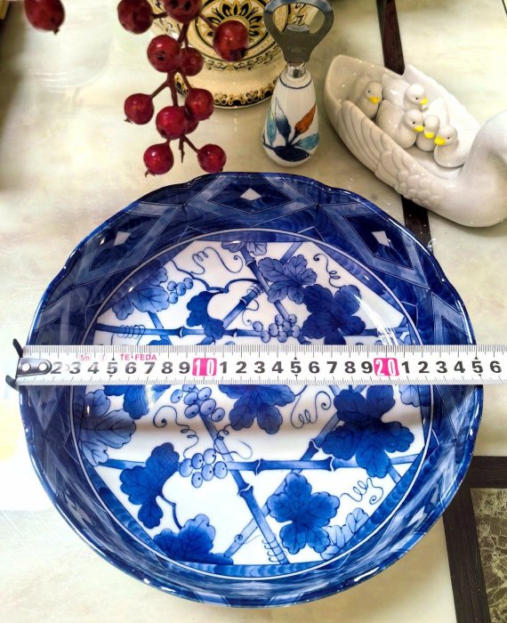 玄昌窯青花大钵 嚴選日本回流玄昌窯青花大缽，原裝帶盒珍藏，全工釉下彩葡萄圖，寓意多