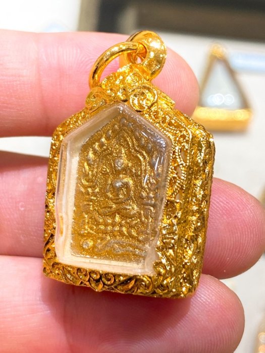 已預訂)龍婆安南2557 極速成願坤平“金面小模版本” 背面有師傅最厲害的