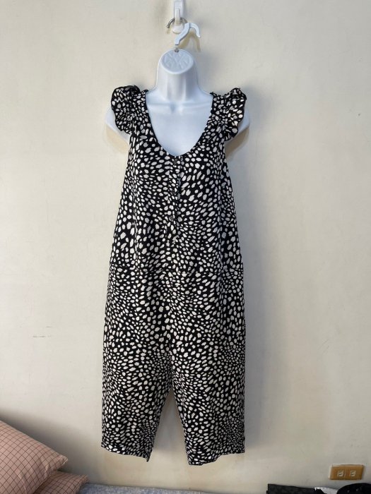 「 二手衣 」 MOMA 女版無袖連身褲 36號（黑白）60