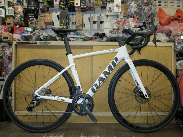【冠鑫自行車】CAMP 坎普 SR5 SHIMANO TIAGRA 20速 油壓碟煞 鋁合金 碳纖維一體把 公路車 珍珠白 高雄