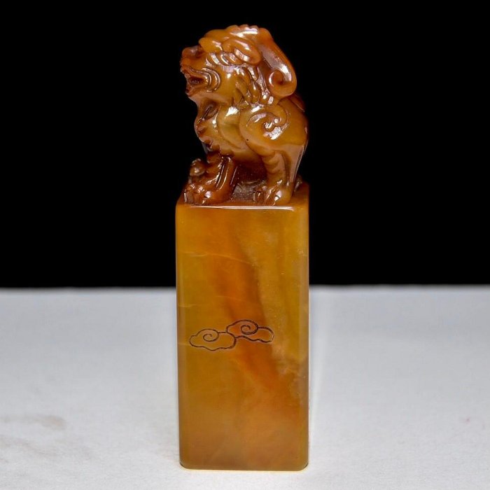 舊藏珍品壽山石田黃石印章原石原色純手工雕刻雕工精細絲紋蘿卜絲【皇朝