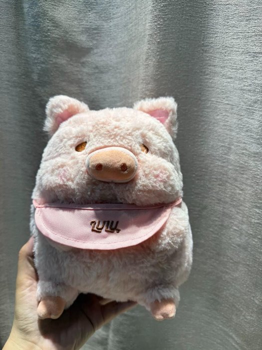 LULU豬甜品師公仔有浮灰