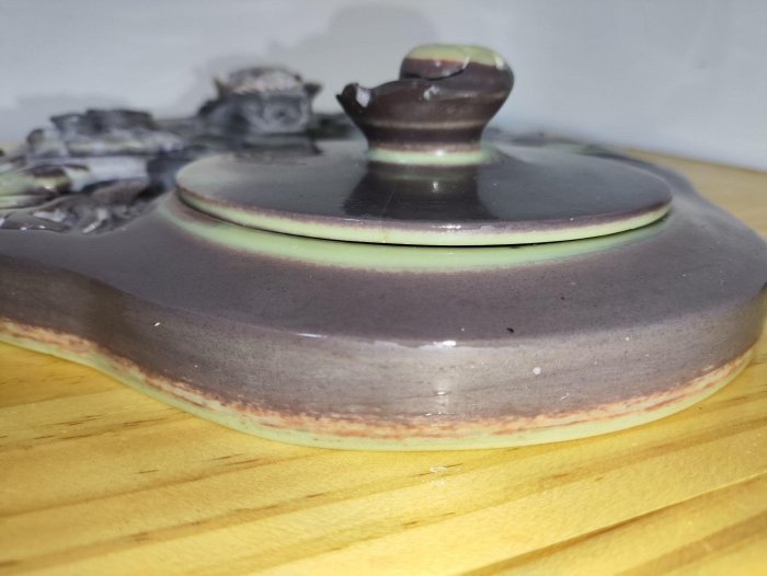 嚴選貴州梵凈山紫袍玉帶硯，整塊天然石頭鑄就，厚實邊緣斜坡設計