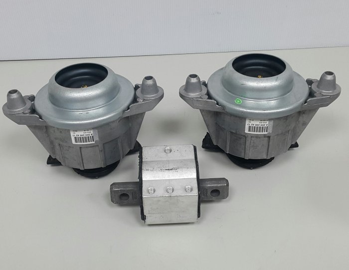 Support De Moteur Pour Mercedes Classe C/E W204 C204 S204 - Réf. 2042400117 / 2042404217