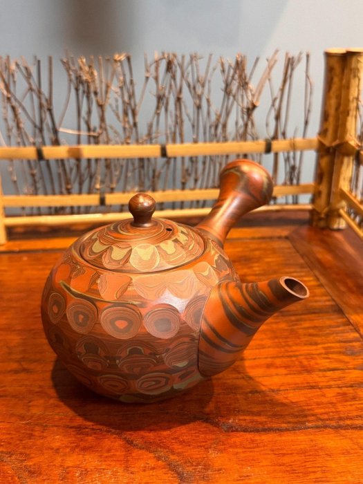 嚴選中古日本常滑燒絞泥壺，桑山圭洋巨匠創作無損茶具，手作全工龜背紋