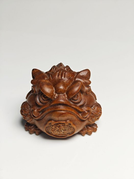 招財進宝 三足金蟾 鎮宅 辟邪 開運 風水 工芸品 美術品 置物 天然綠檀木愈瘡木三腳金蟾招財金蟾招財進寶木雕沉水手把件招財
