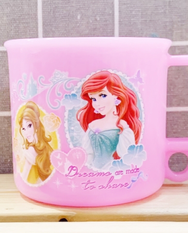 【震撼精品百貨】公主 系列Princess~日本迪士尼Disney 公主握把塑膠杯/水杯-綜合公主#47892