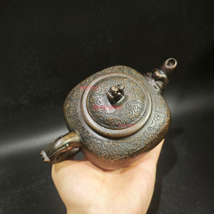 底款：顧景舟品名：龍鳳壺泥料：古銅泥容量:400cc左右尺寸:如圖【雅藏