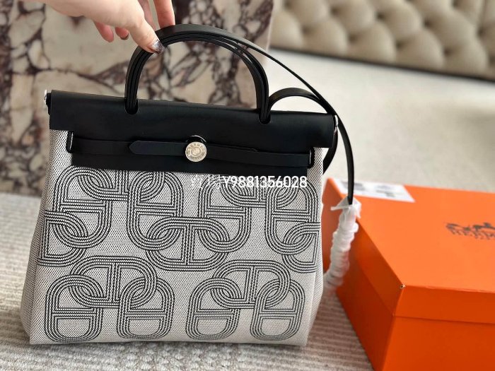 【精品包包】配盒size：3126cm愛馬仕 herbag帆布購物袋實物好裝的一款包最近出行都在背有質感！超高級！它 NO113020
